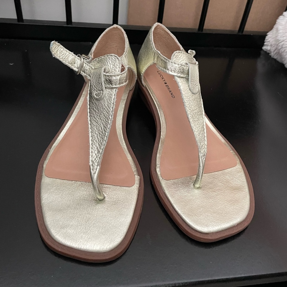 Lucky Brand Women's Annamae T-Strap Sandal Wedge.